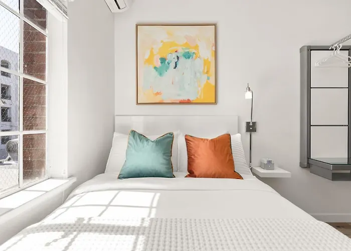 The Varden - A Self-Service Micro Hotel Long Beach