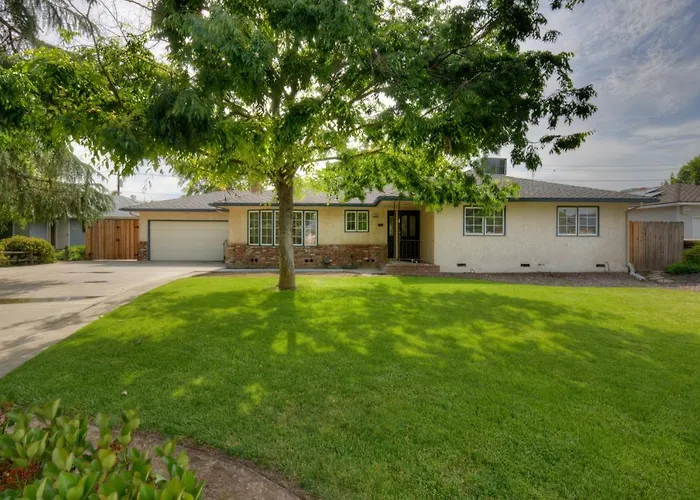 The Cedar Tree Villa Fresno