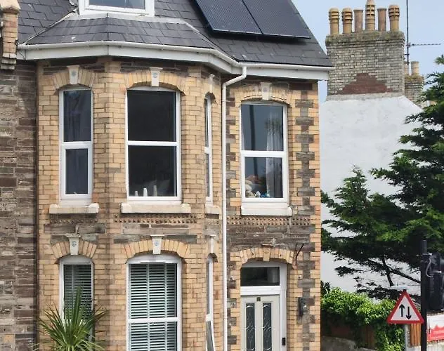 Styles & White Stays - Central Newquay Newquay 