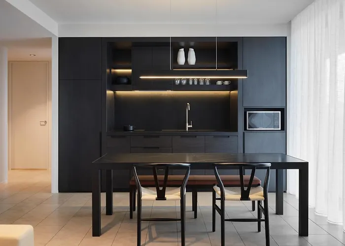 Burbury Hotel & Apartments Canberra