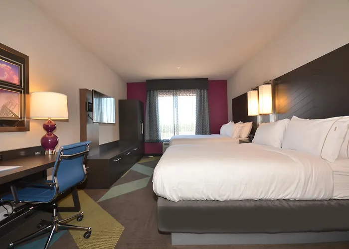 Holiday Inn Express & Suites Oklahoma City Mid - Arpt Area By Ihg