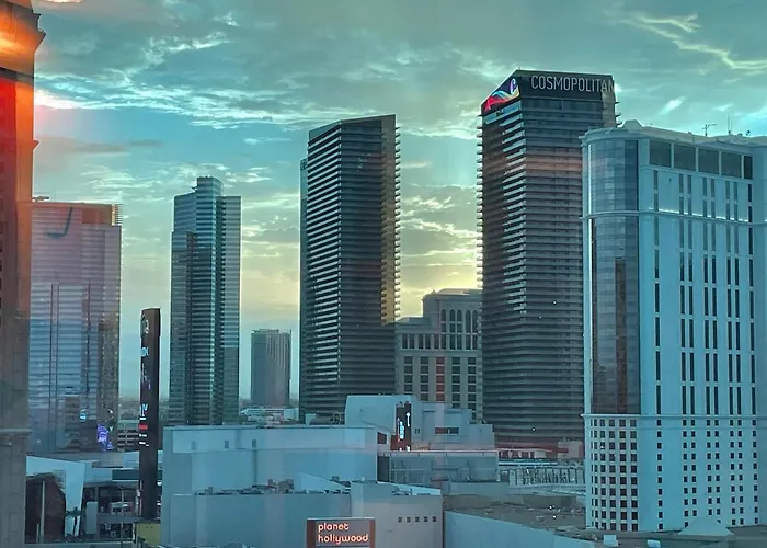 Signature Mgm Suite With Strip And Sphere View Las Vegas