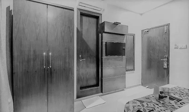 Fabhotel Realm Inn Mumbai