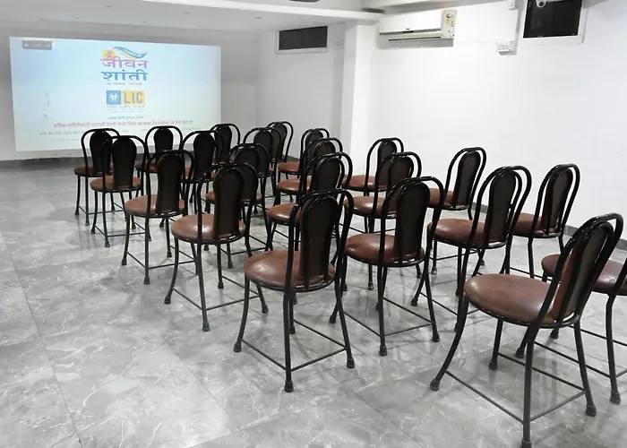 Hotel Holiday Pride Aurangabad 