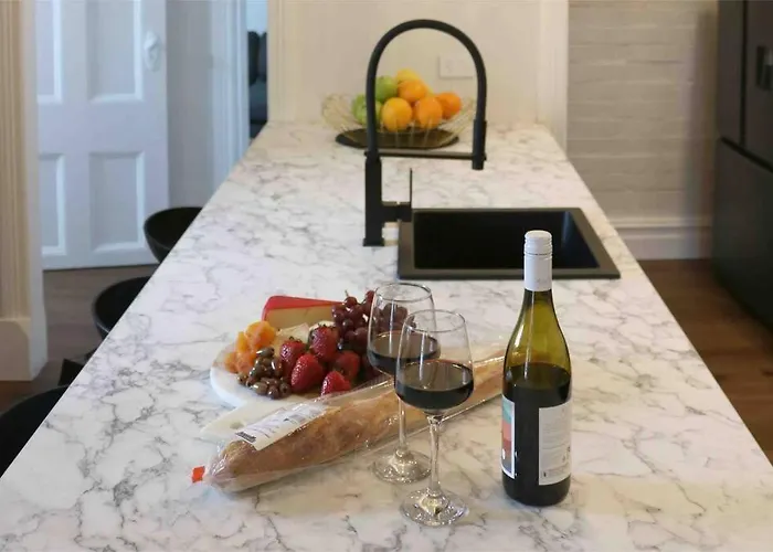 Edw19 - Stylish 2-Bed, 2-Bath Townhose In Drummoyne Sydney