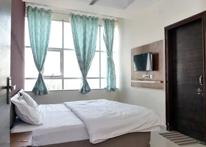 Hotel Ira Mansarovar Jaipur