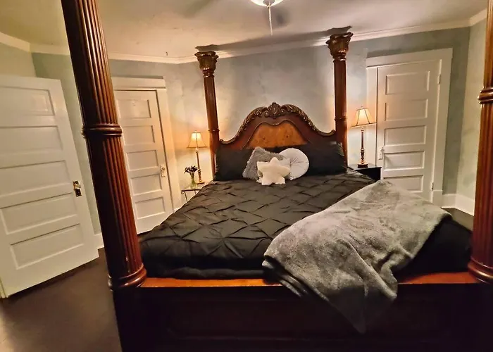 The Vampire'S Den, Downtown Big House, Pets Ok Villa Fort Smith