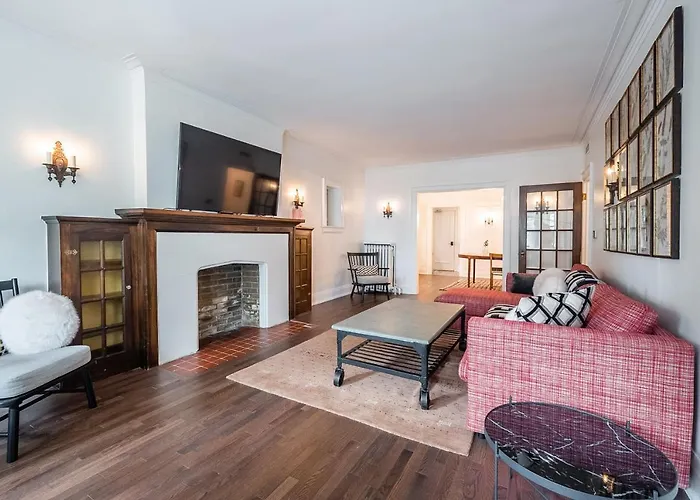 Beautiful And Spacious Luxury Home Toronto