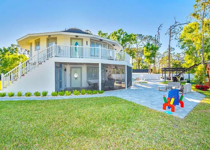 Round Beach House W Pool Naples