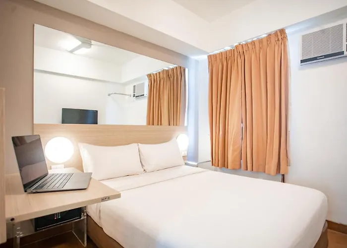 Red Planet Manila Malate Mabini Hotel
