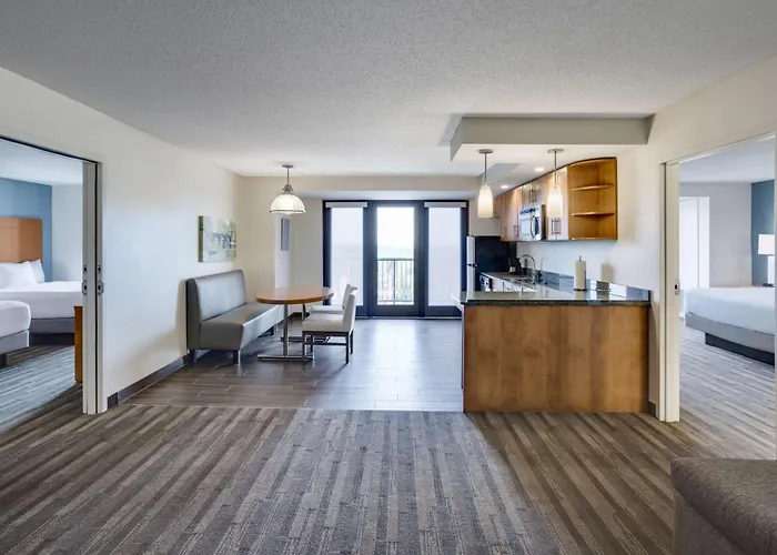 Hyatt House Hartford North/Windsor Hotel