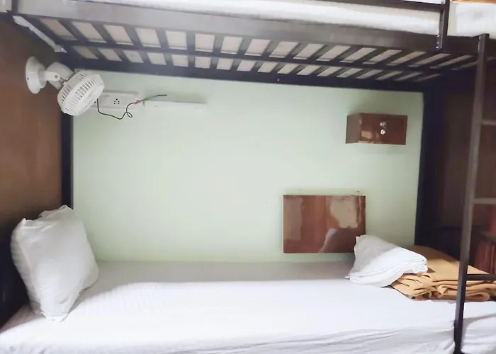 Vakola Dormitory Ac Beds Mumbai