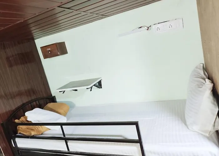 Vakola Dormitory Ac Beds Mumbai