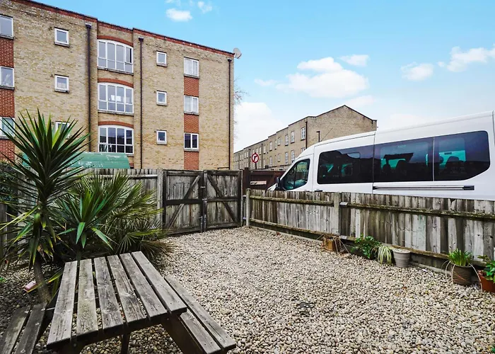 Stylish 3 Bed In Central London - Garden
