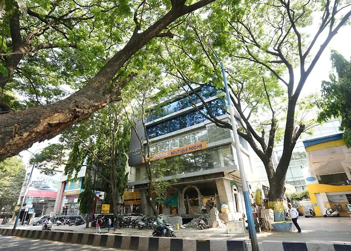 Hotel 6 Seasons, Koregoan Park, Pune