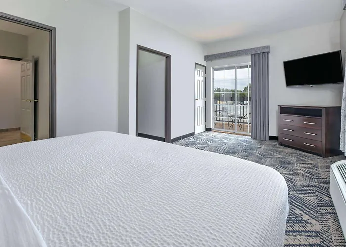 La Quinta By Wyndham Tulsa Airport / Expo Square Hotel