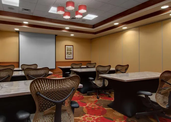 Hilton Garden Inn Milwaukee Airport