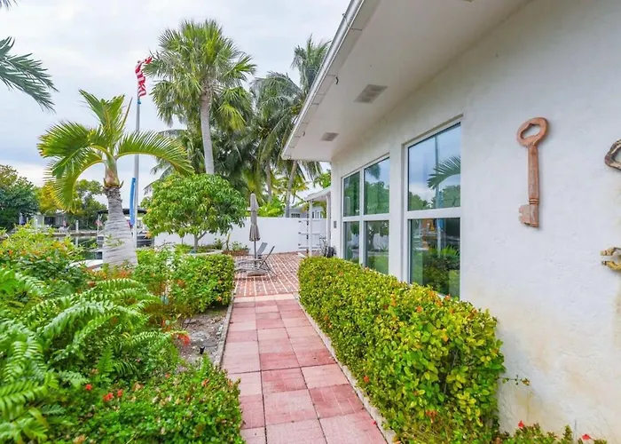 Heron House - Luxury Waterfront Home Key West