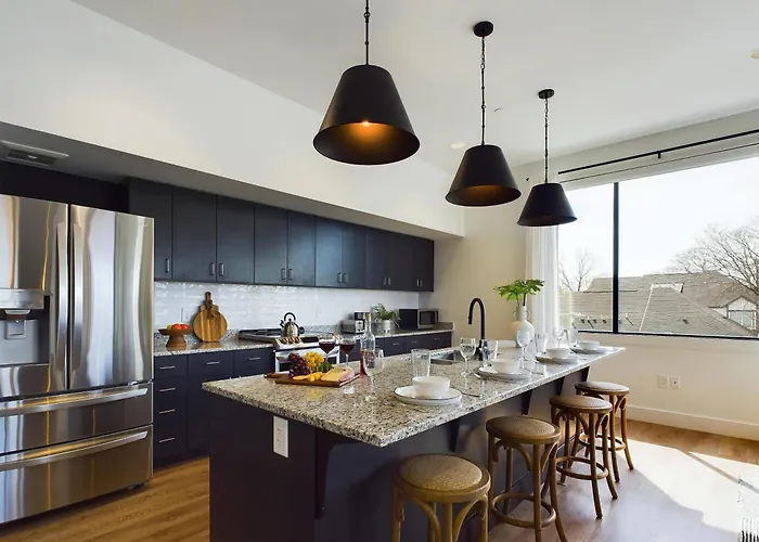 Foxtrot Tango - 2 New Homes - 12 South Nashville