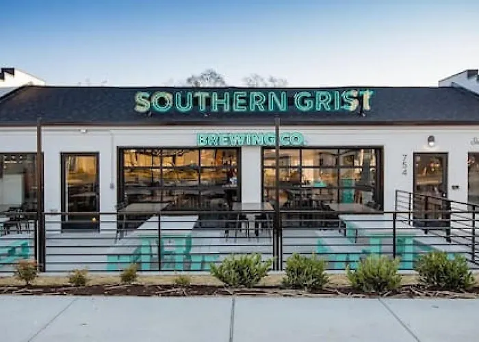 Large Patio, Rooftop Deck And Garage, 3 Miles To Broadway Nashville