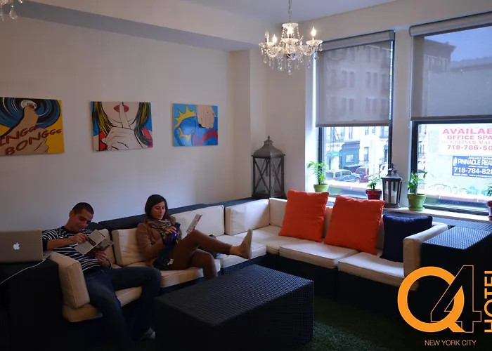 Q4 Hotel And Hostel New York