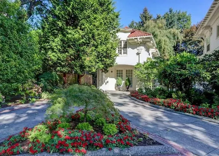 Portland'S White House Carriage House Villa