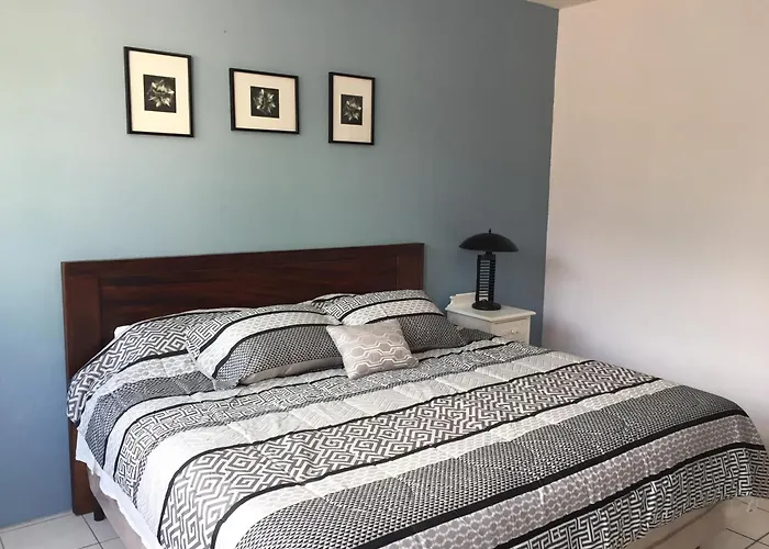Casa 10 Guest House Guatemala City
