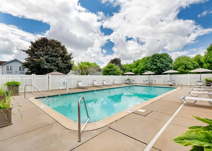 Best Western Hartford Hotel And Suites