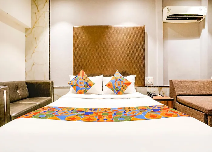 Fabhotel Prime Welcome Palace - Inside Chandni Chowk Complex Surat