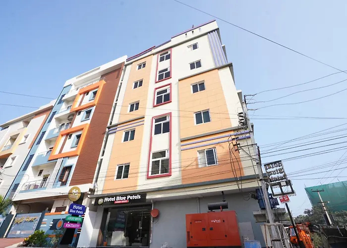 Hotel Blue Petals Shamshabad