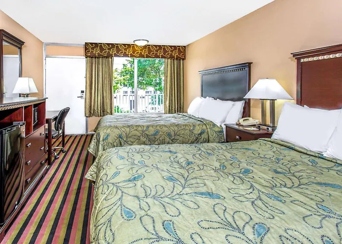 Days Inn By Wyndham Fort Lauderdale Airport Cruise Port