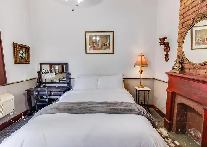 Royal Barracks Guest House New Orleans