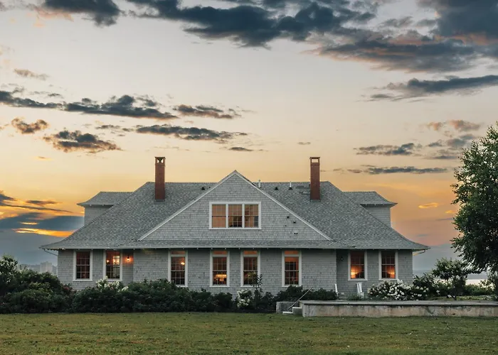House Island Luxury Residences Portland