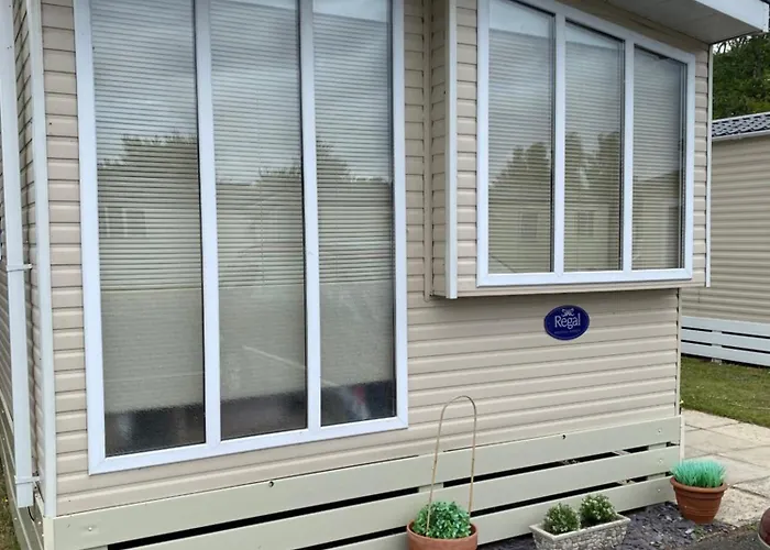 Jasmine 14 - A Peaceful & Spacious Caravan Bournemouth
