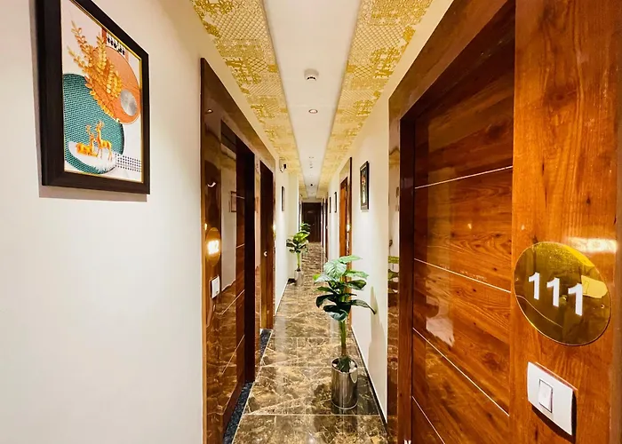 Hotel Avenue Sky Ahmedabad
