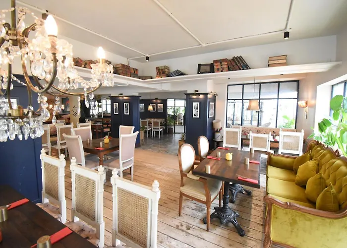 Kings International Juhu Hotel Mumbai