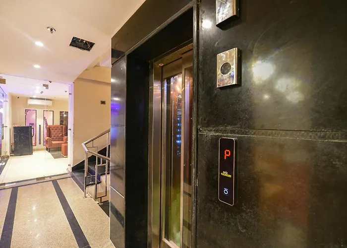 Fabhotel Prime Blest Park Near Yashobhoomi Convention Centre New Delhi