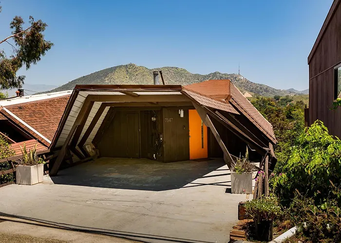 Architectural Marvel In Hollywood Hills With Views Villa Los Angeles