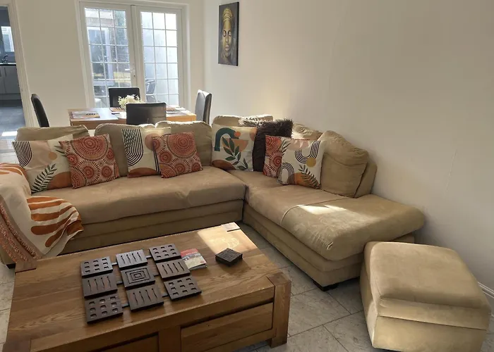 The Spacious Stay Stratford London