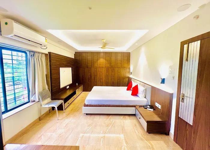 Petals Banquet And Suites, Newtown Business Club Kolkata