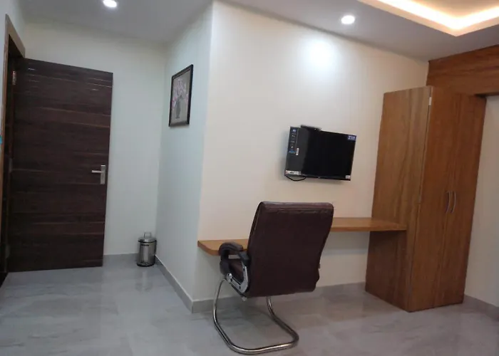 Groves Hotel Ranchi