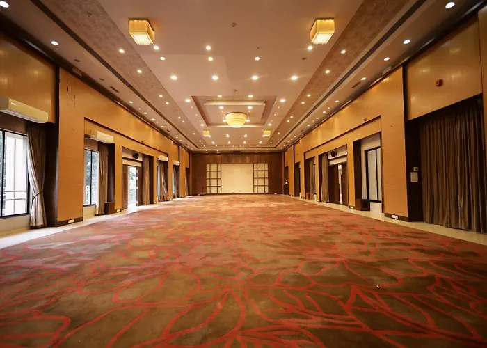 Hotel President Banquet & Lawn Aurangabad 
