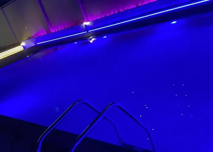 Urban Nest Hostel Burj Khalifa View Dubai
