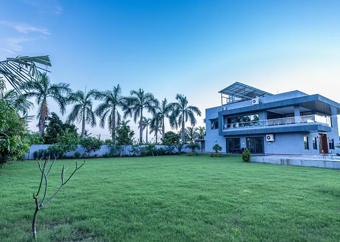 Shaurya Villa Managed By Ambitionvilla Surat