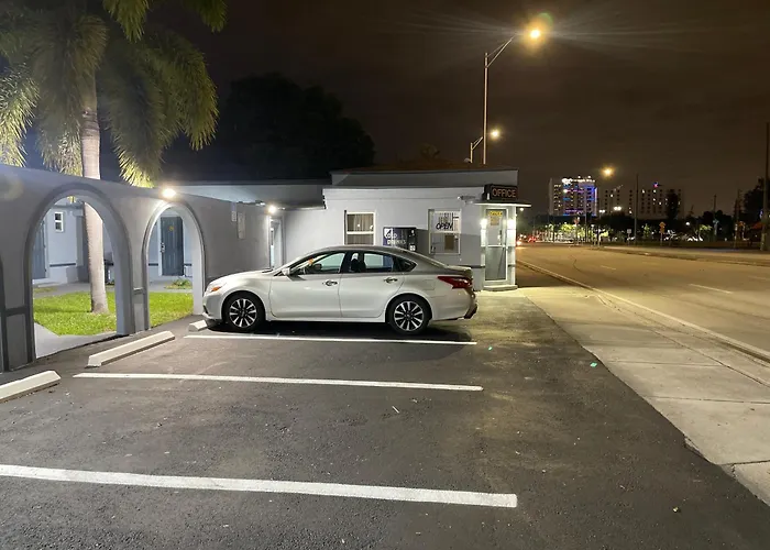 Crown Inn Fort Lauderdale