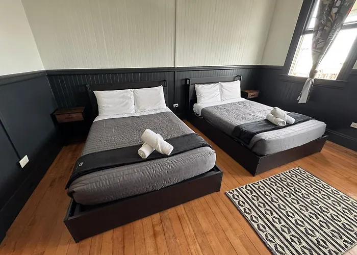Howzit Hostels Hawaii Hilo
