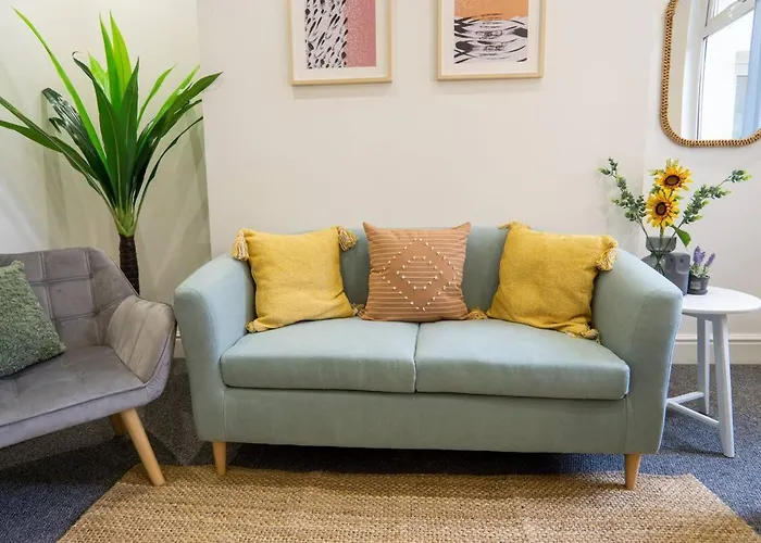 Cedar House - Air Host & Stay Liverpool