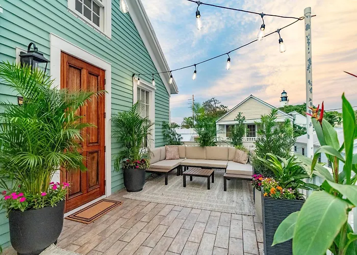 Lighthouse Suites Collection Key West