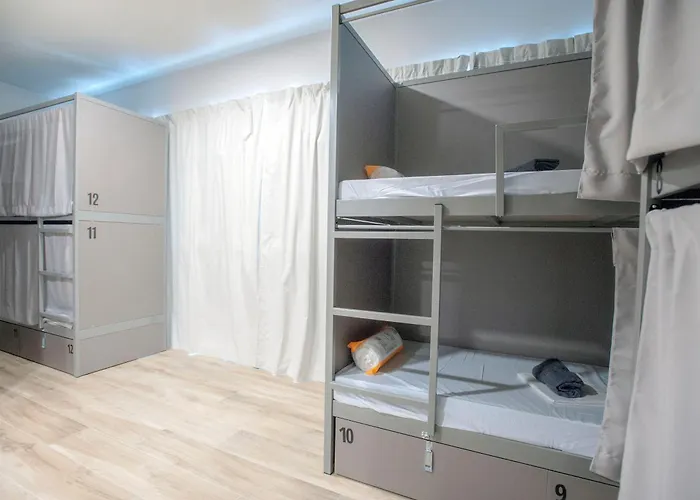 Hostel Dos Estaciones - Albergue Juvenil - Free Towels, Coffee & Tea, Remote Check-In Alicante