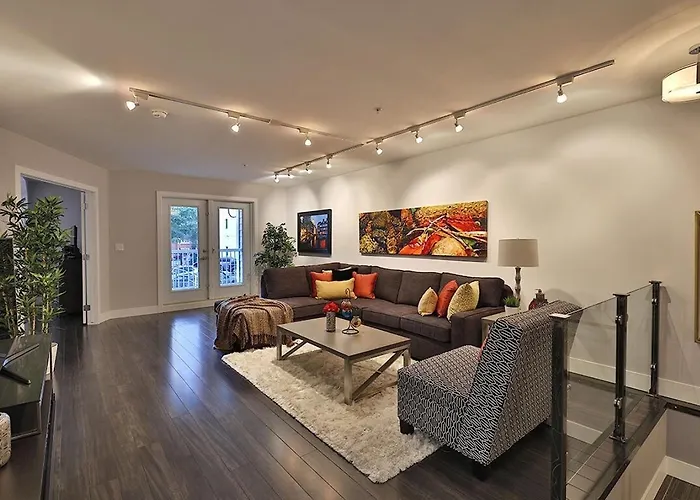 Ice District 2 Kings Private Parking Patio Hotel Edmonton